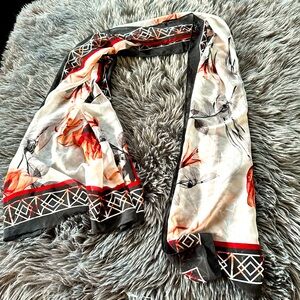 Black/white floral scarf